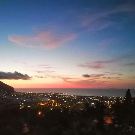 Lomarchi Holiday Home كاريني المظهر الخارجي الصورة