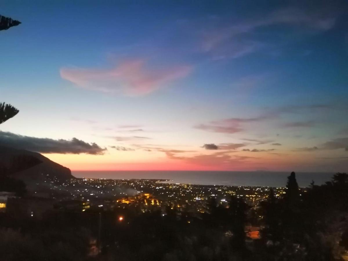 Lomarchi Holiday Home كاريني المظهر الخارجي الصورة