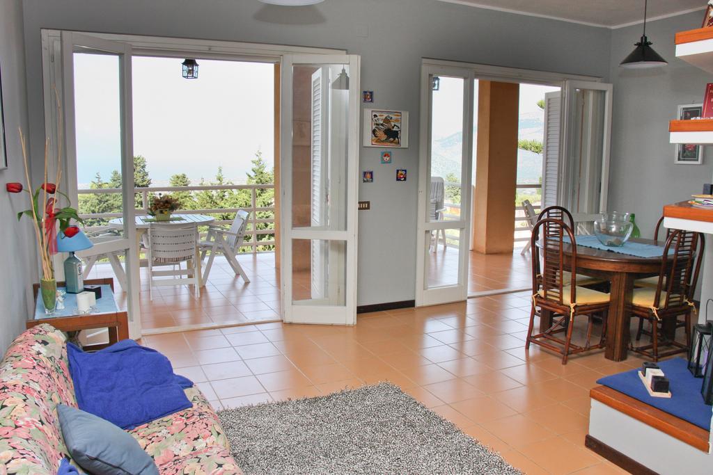 Lomarchi Holiday Home كاريني المظهر الخارجي الصورة