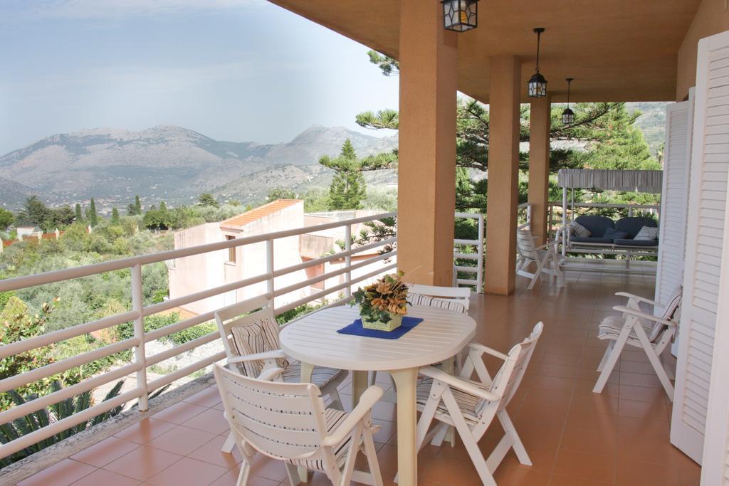 Lomarchi Holiday Home كاريني المظهر الخارجي الصورة
